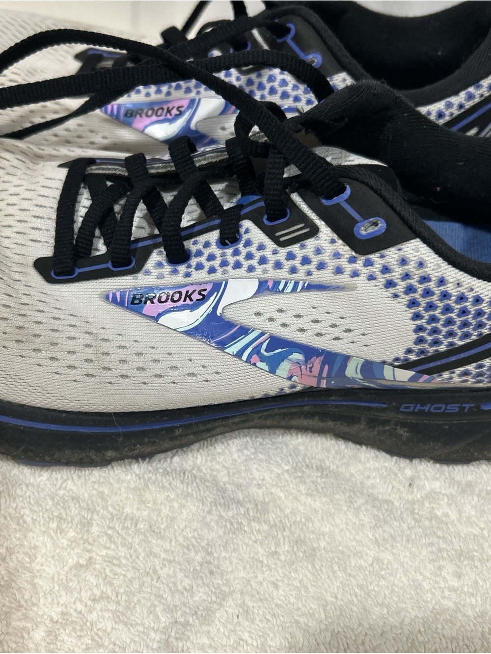 Brooks Ghost Men’s Sneakers – Size 10.5